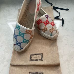 Gucci Pilar Espadrille Flat. Size 37.5. Slightly worn.